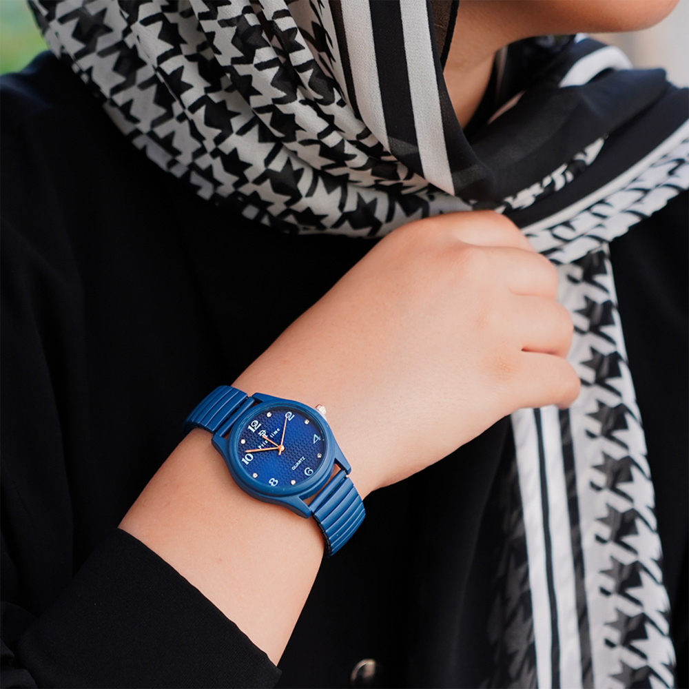 عرض قطعتين ساعة عقارب اللون كحلي - انسيال خرزة زرقاء ديل فار 2 عرض قطعتين ساعة عقارب اللون كحلي - انسيال خرزة زرقاء ديل فار - الصورة 2